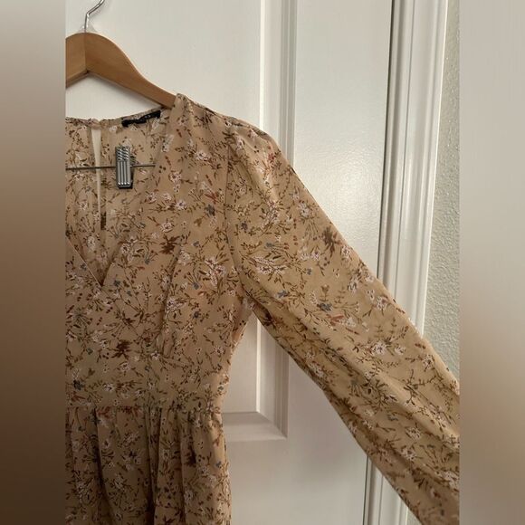 NWOT PaperMoon Floral Tan Dress Size M - Picture 3 of 12